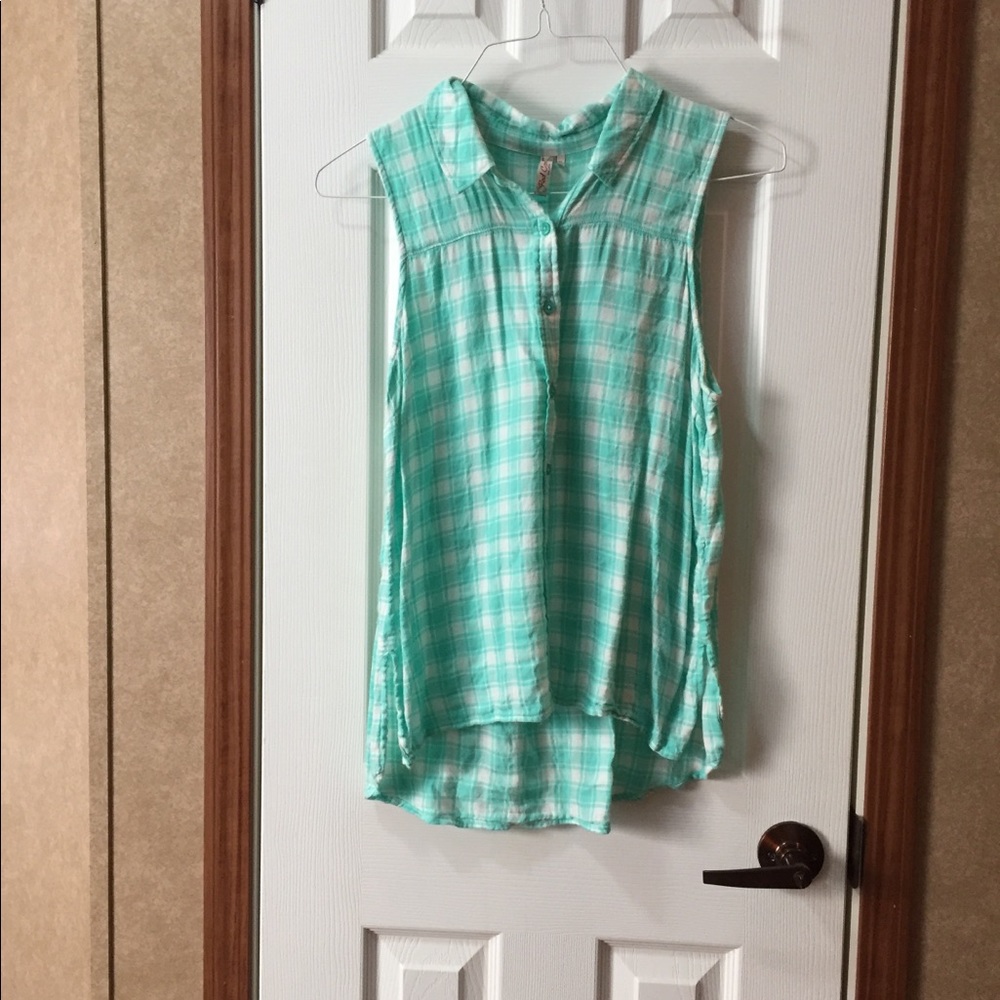 Sleeveless, plaid button down shirt. Medium.